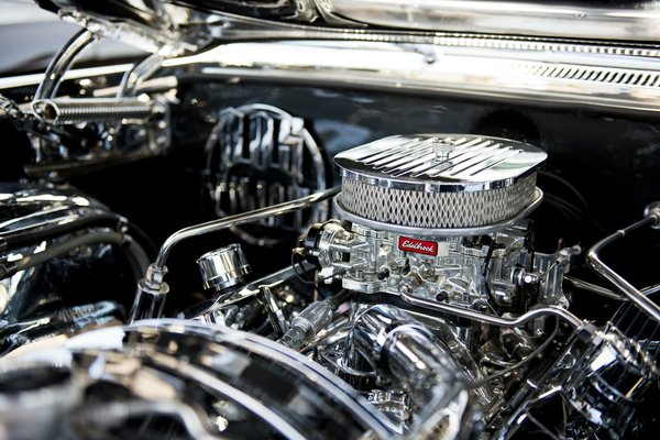 How to Choose and Fit Performance Valve Springs in a Ford Mustang GT's V8 Engine?