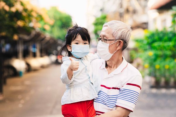 How to Introduce a Dog to a Home with an Existing Feline HIV+ Cat?