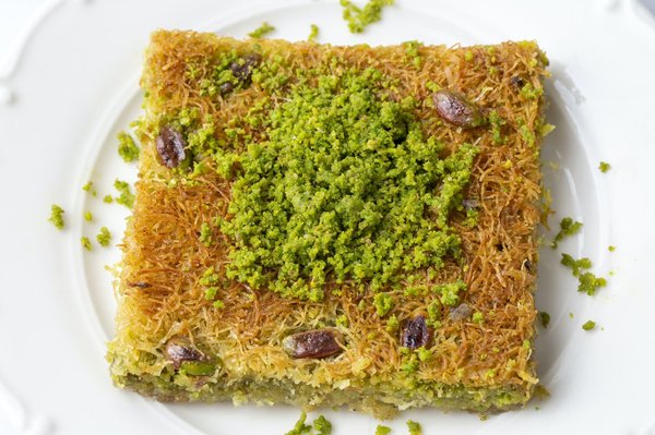 How to Make a Delicate Rose Petal Jam for a Middle-Eastern Dessert?